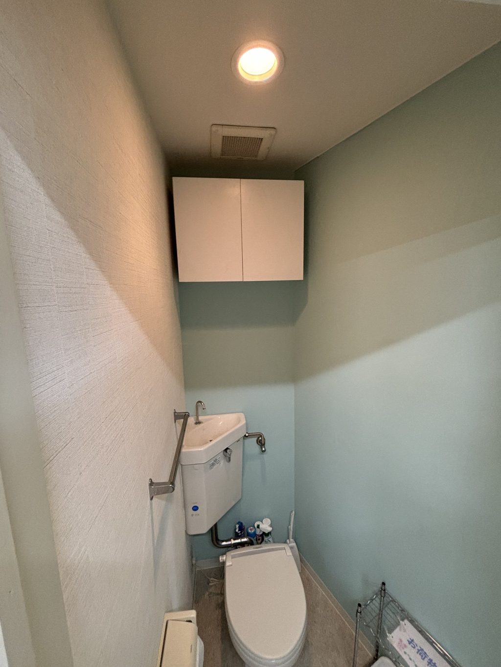 川口市 店舗 トイレアクセントクロスアフター