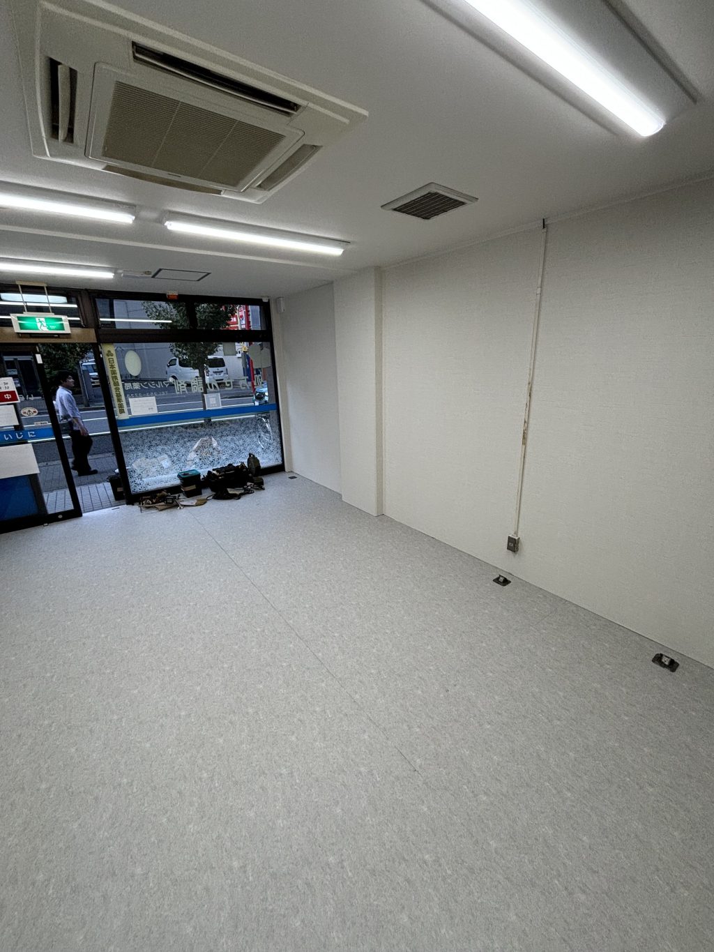 川口市 店舗 長尺シート工事アフター