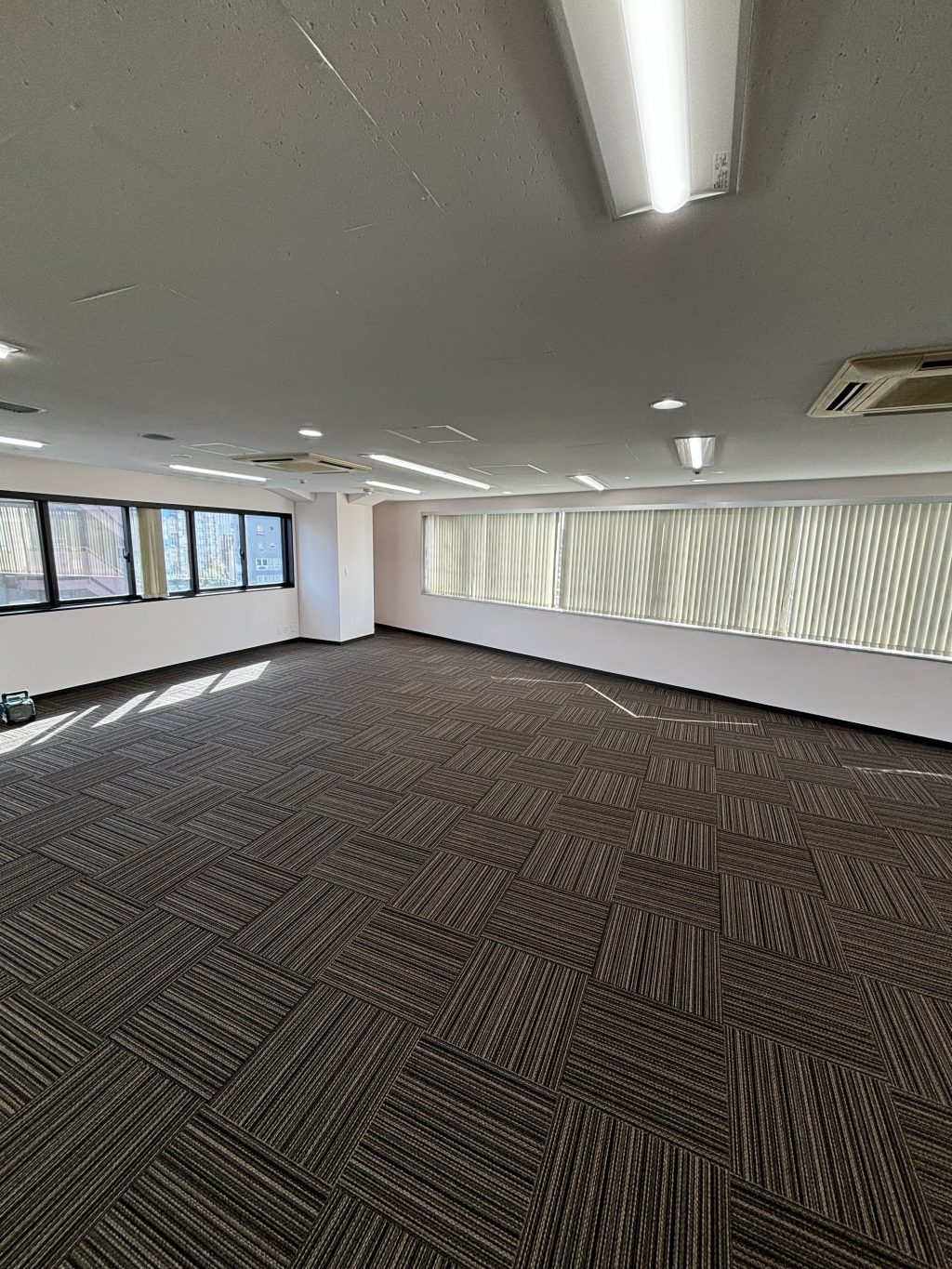 新宿区　タイルカーペット工事アフター