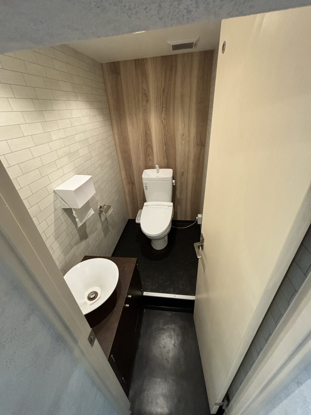 川口市 エステ トイレクロス工事アフター