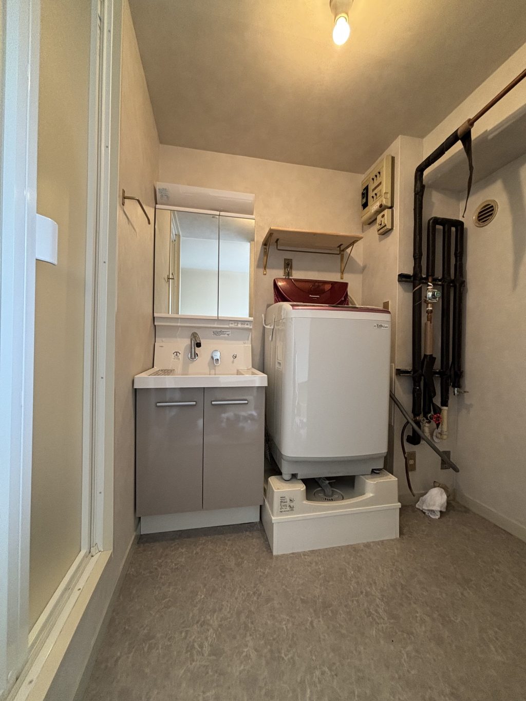 越谷市 洗面所および温水器交換アフター