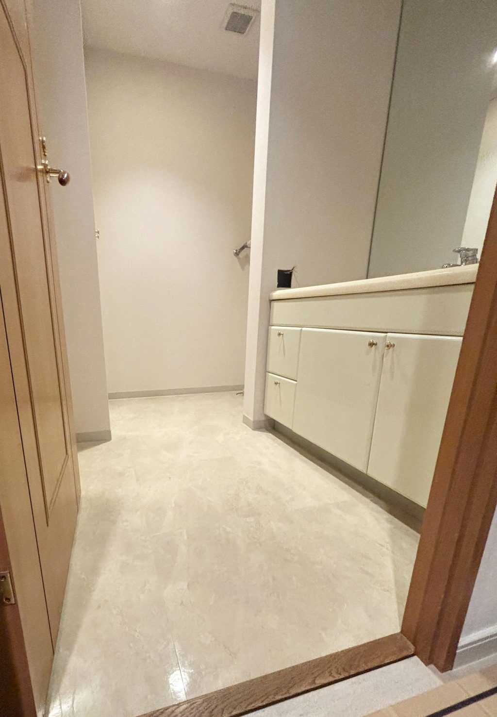 世田谷区 洗面所のクロス、床アフター