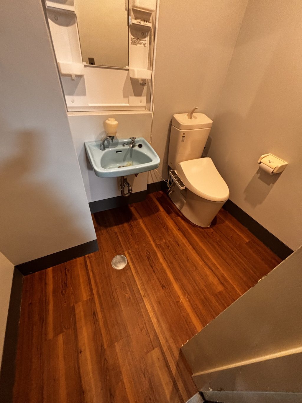 千代田区 トイレ ウッドタイル工事アフター