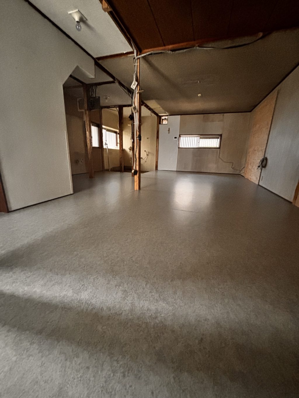 草加市 店舗床工事アフター