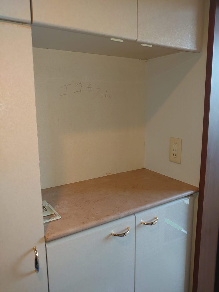 川口市　玄関ニッチのエコカラット