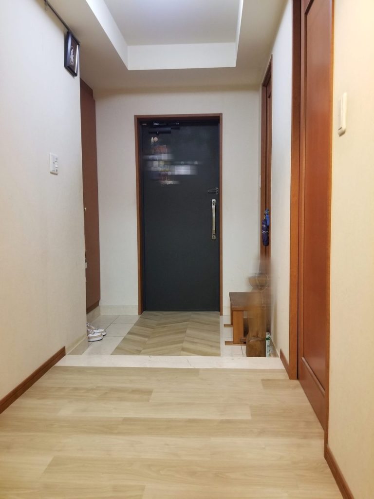 東京都　玄関廊下のお片付け＆床上貼り