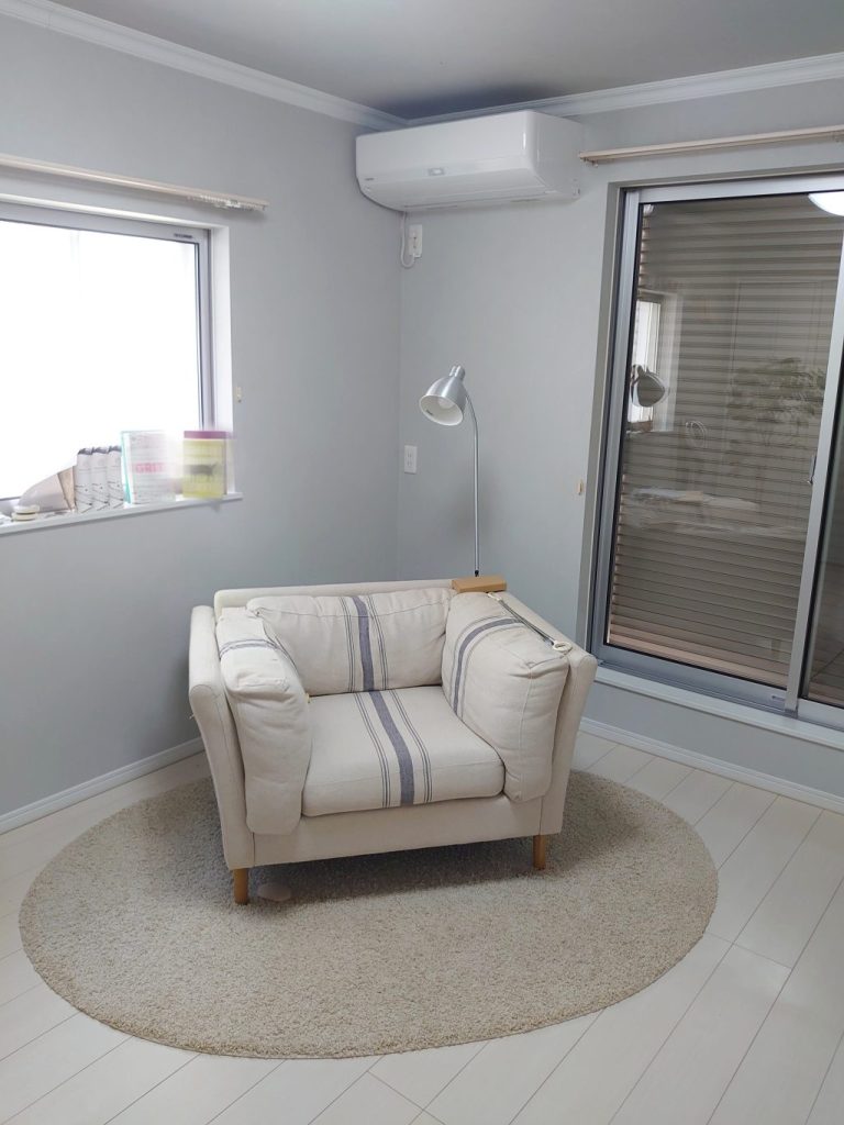 さいたま市　洋室クロスと廻り縁