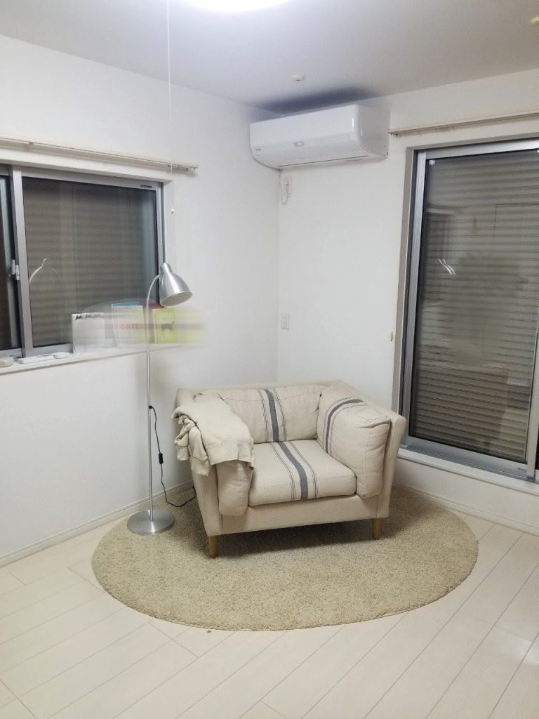 さいたま市　洋室クロスと廻り縁