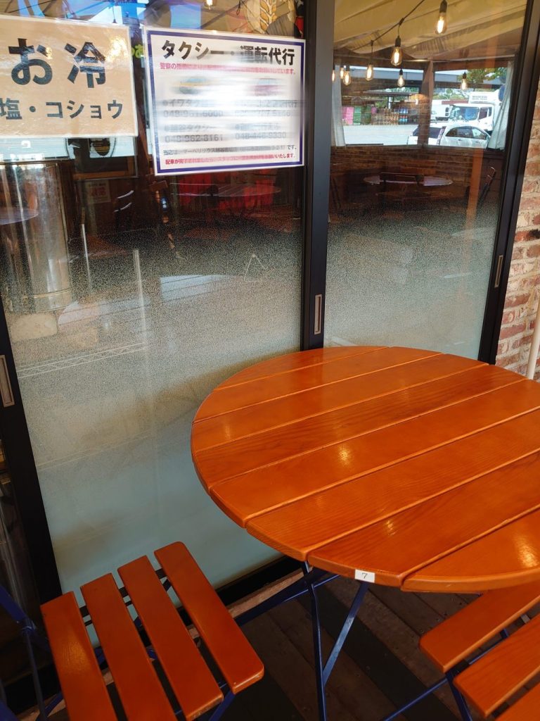 越谷市　ガラスフィルム施工