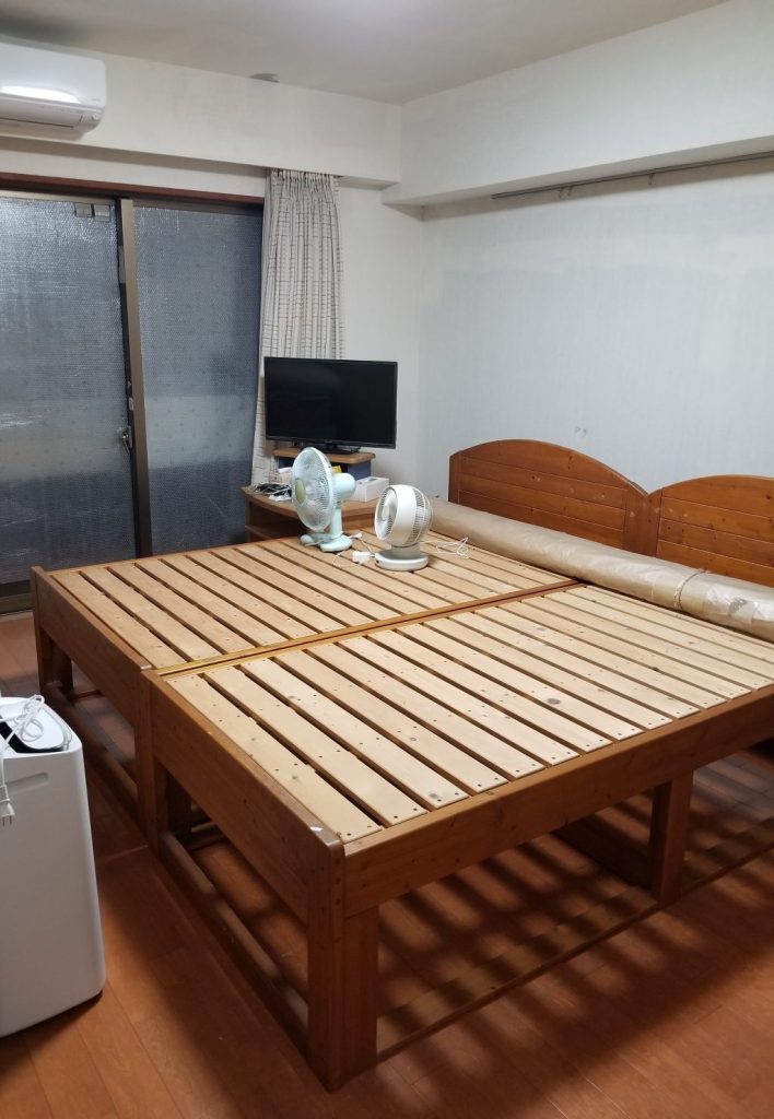 東京都　寝室のクロス貼り替え